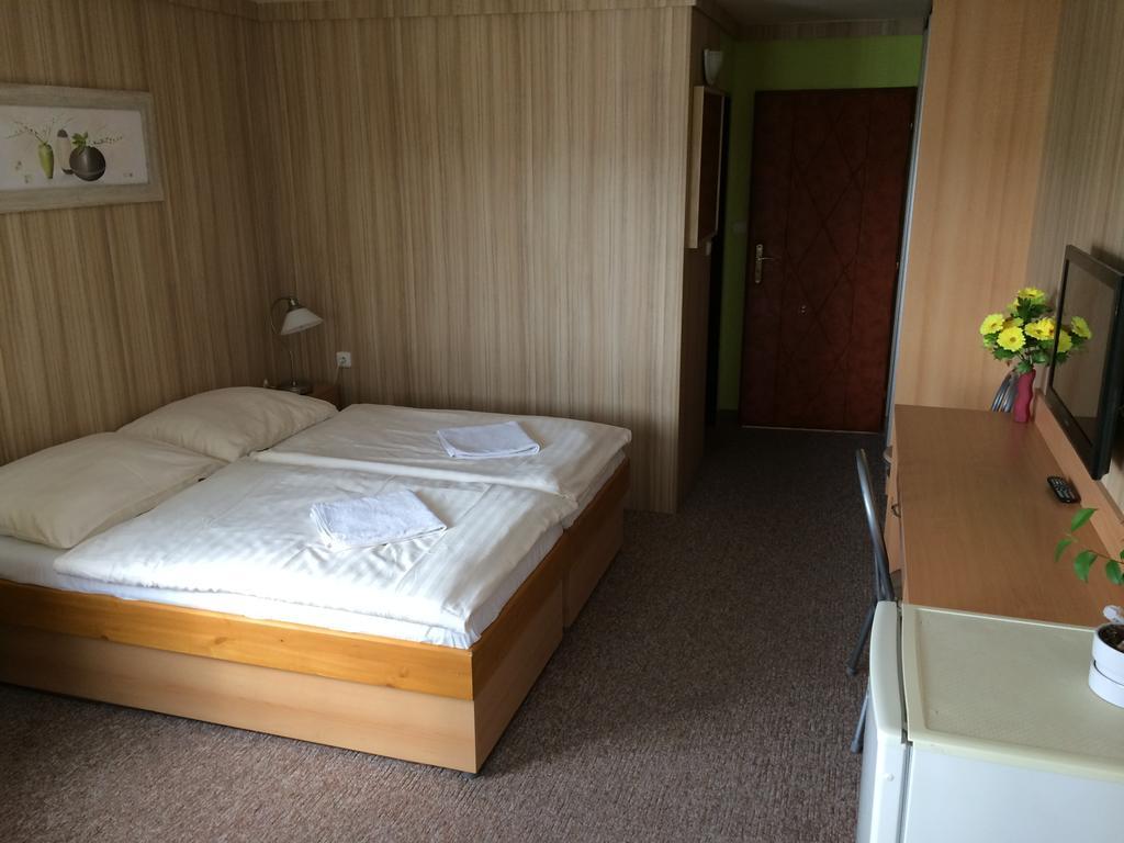 Hotel Pohadka Most Room photo